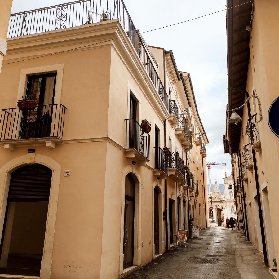 La Terrazza Del Quarto Acomodação com café da manhã LʼAquila Exterior foto