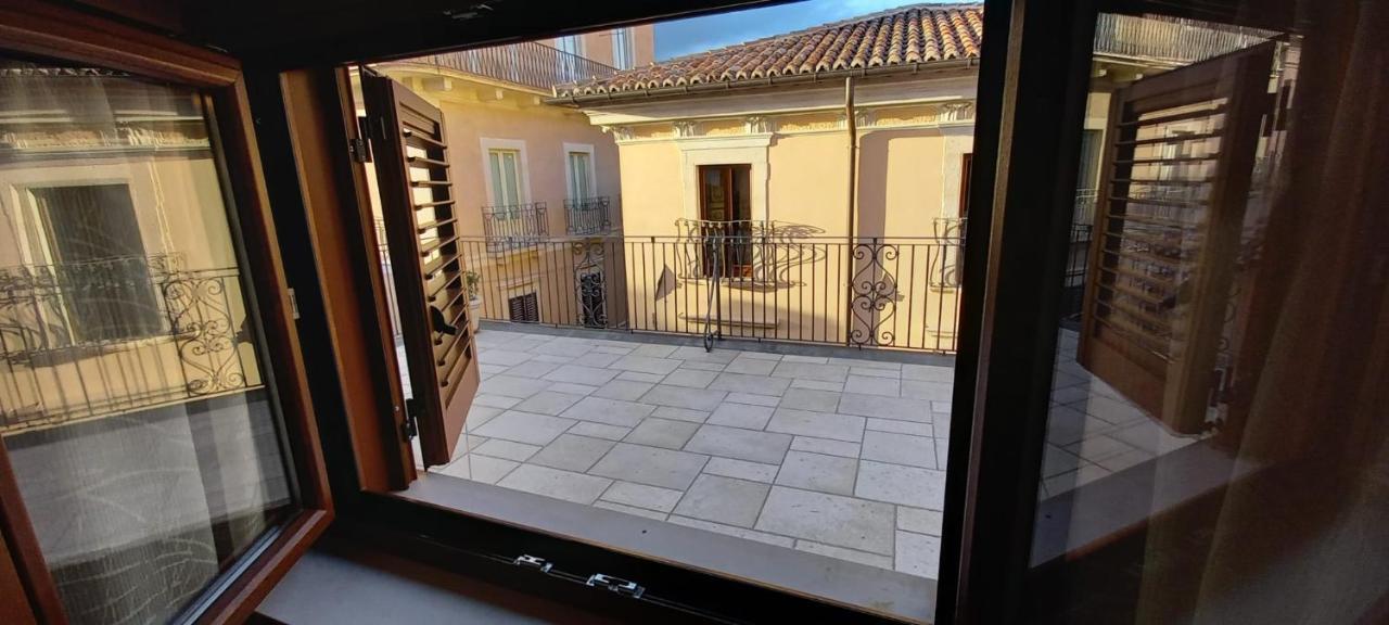 La Terrazza Del Quarto Acomodação com café da manhã LʼAquila Exterior foto